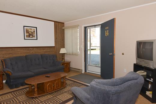 Thunderhill Motel And Suites Swan River Екстер'єр фото